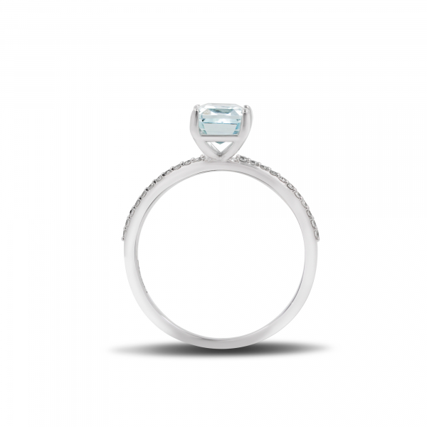 White Gold Ring With  Aquamarine and Diamonds.         