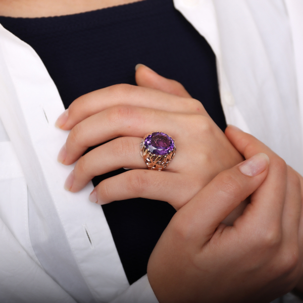 Gold Ring with Amethyst   Evening Glow