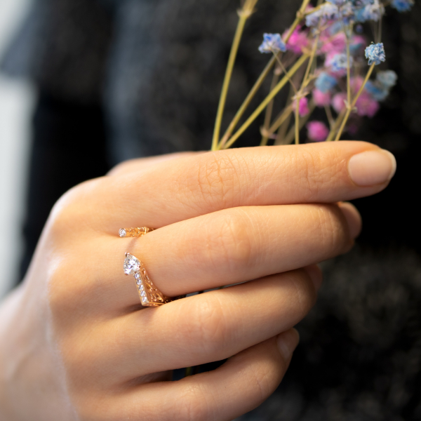 Rose Gold Ring With Heart Stone