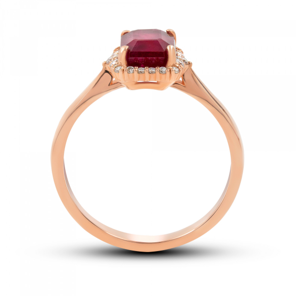Gold Ring With Ruby and Diamond