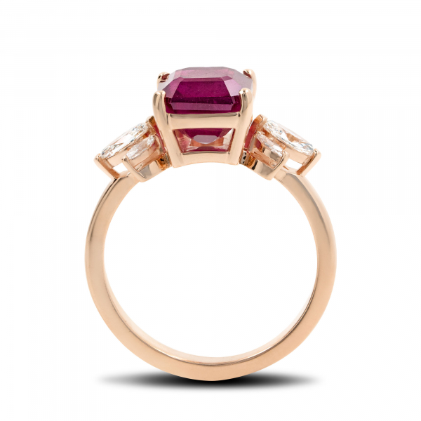Gold Ring With Ruby And Diamond