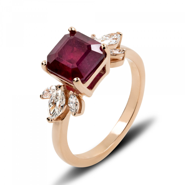 Gold Ring With Ruby And Diamond