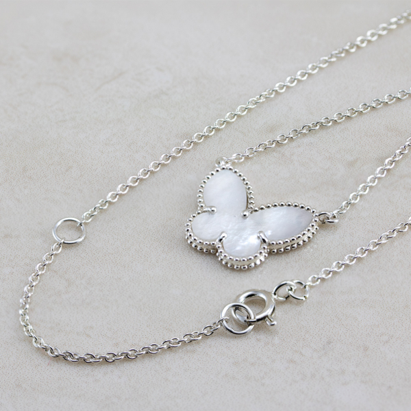 Серебряное колье CLOVER Бабочка с белым перламутром