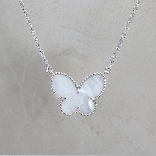 Серебряное колье CLOVER Бабочка с белым перламутром