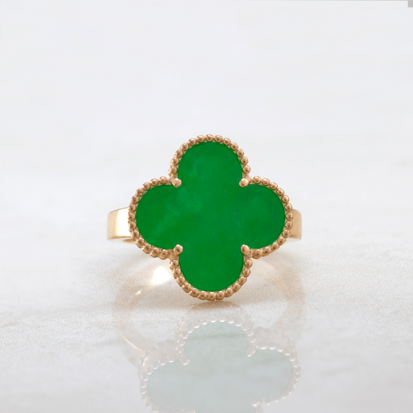Серебряное кольцо Clover с жадеитом