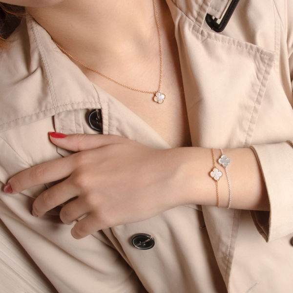 Necklace Mini Clover With White Mother-of-pearl