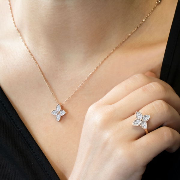 Gold Pendant Lily With Diamonds
