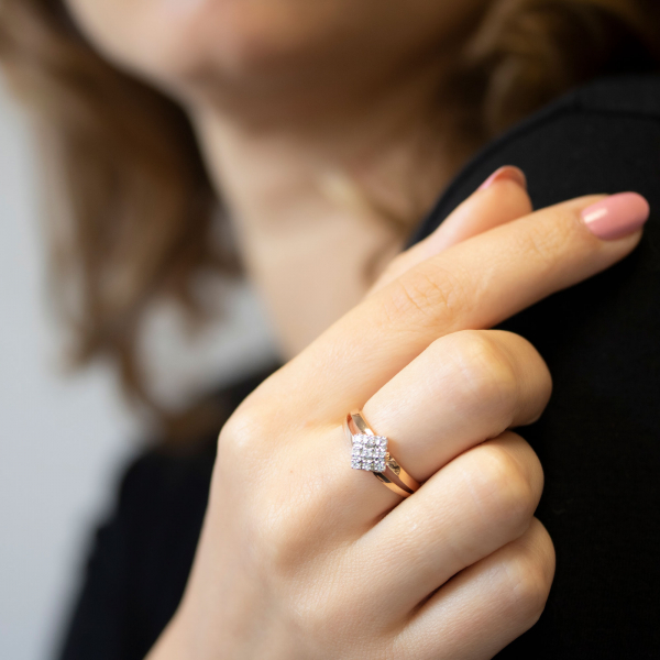 Gold Ring Rhombus With Diamonds