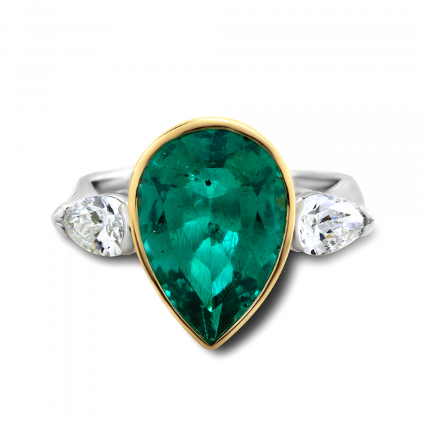 Gold Ring  With Emerald