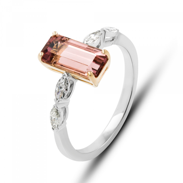 Gold Ring With Pink Shinel