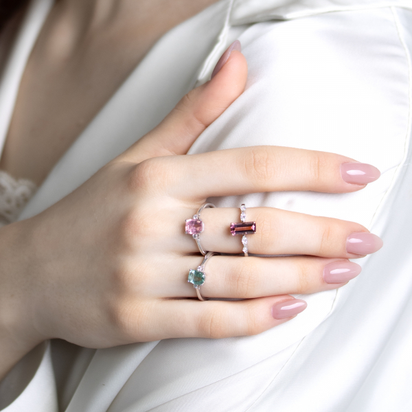 Gold Ring With Pink Shinel