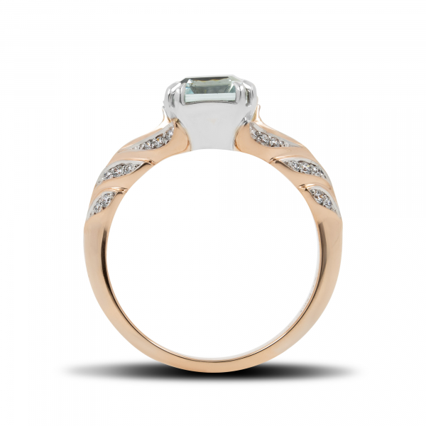 Gold ring with aquamarine Tenderness