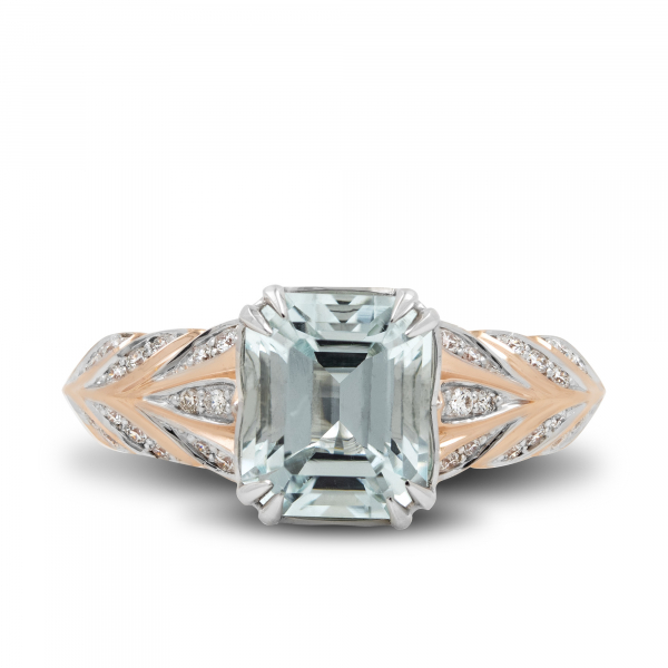 Gold ring with aquamarine Tenderness