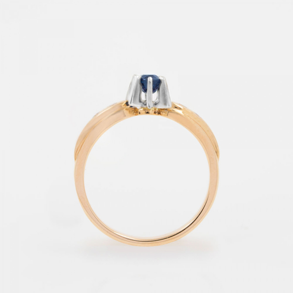  Woman Gold Ring With Blue Sapphire