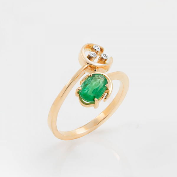 Gold Ring With Emerald